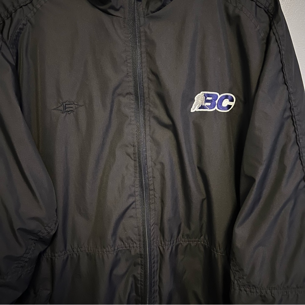 Light Weight Wind Breaker - Picture 3 of 6